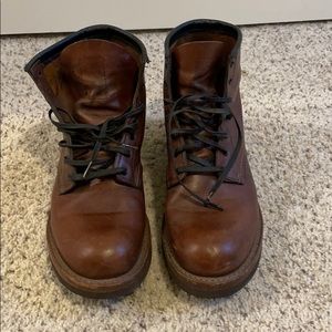 Red Wing 9016 boots. Brown leather. Size 9D. Worn.
